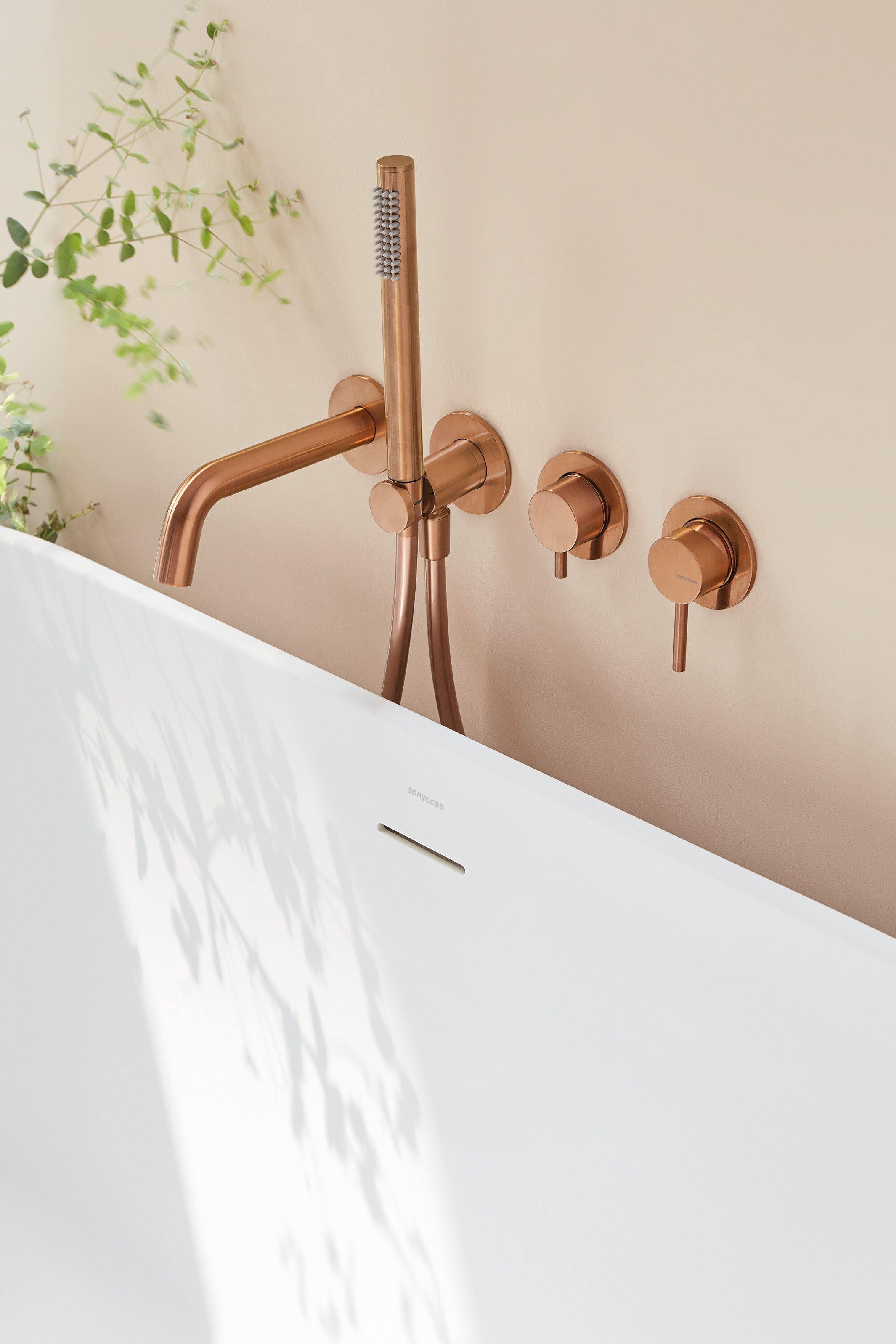 Loop - Canon mural pour baignoire